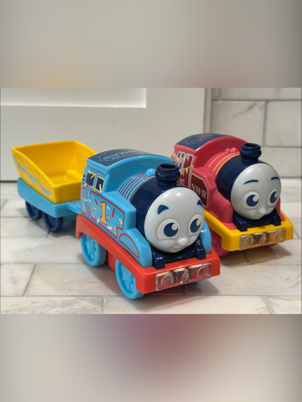 Thomas & Friends Blue and Red Push-Along Engine with Yellow Cart